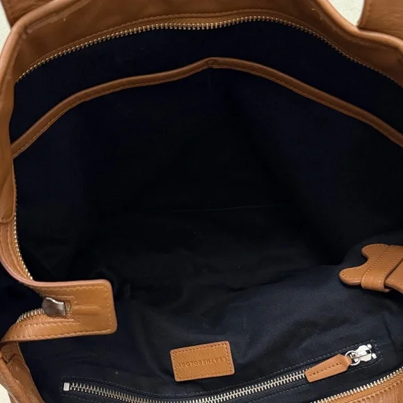 Leatherology Tote Bag with Pouch - Picture 4 of 11